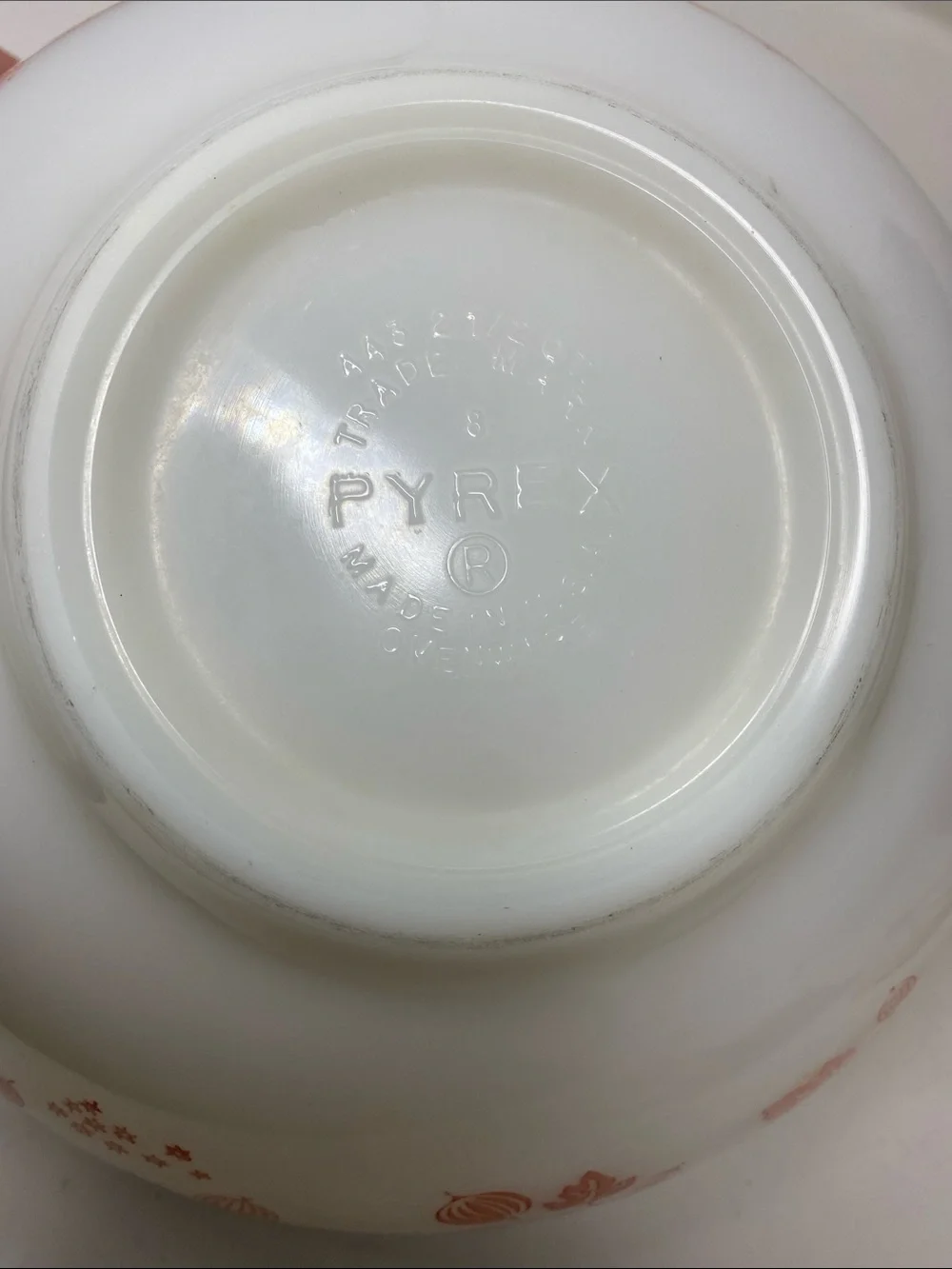 Vintage Pyrex #443 White & Pink Gooseberry Mixing Bowl 2.5 Qt.